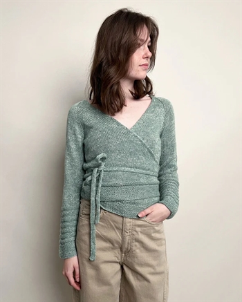 IVÖ SLÅ-OM-BLUSE fra Kit Couture